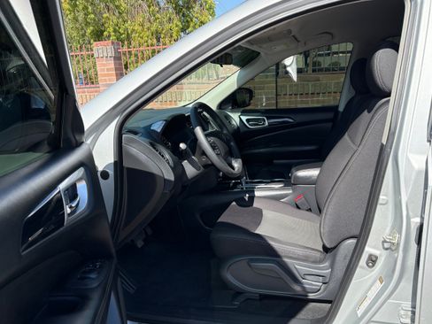 Used 2020 Nissan Pathfinder S FWD image 6