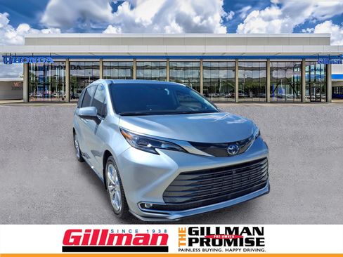 Used 2024 Toyota Sienna Platinum FWD image 1