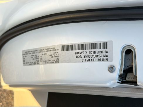 Used 2022 Chrysler Pacifica Limited image 44