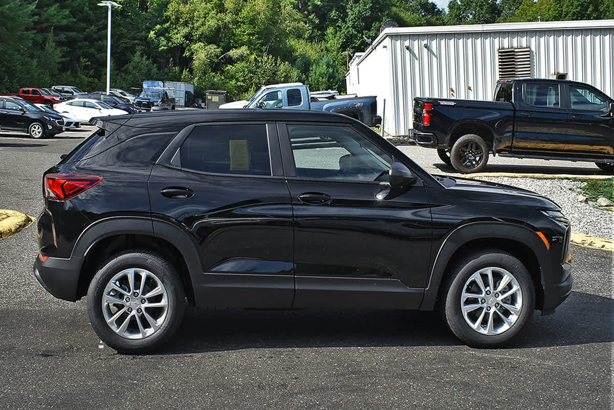New 2026 Chevrolet TrailBlazer LS w/ LS Convenience Package AWD/4WD image 6