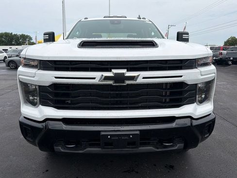 Used 2024 Chevrolet Silverado 2500 Custom w/ Custom Value Package AWD/4WD image 9