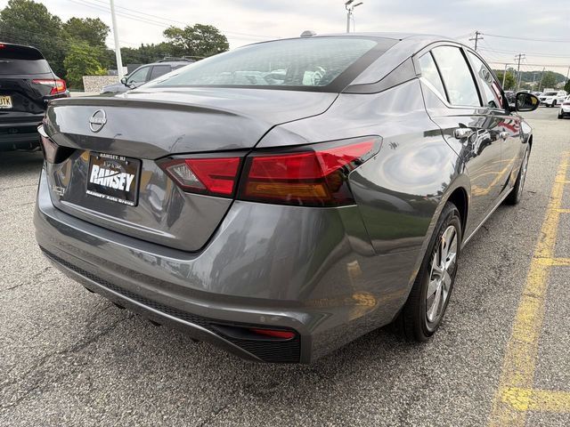 Certified 2025 Nissan Altima 2.5 S FWD image 8