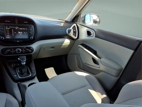 Used 2025 Kia Soul S FWD image 16