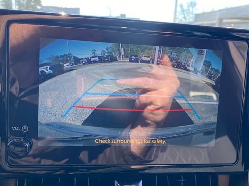 Used 2025 Toyota Corolla LE image 22