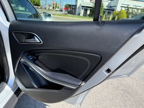 Used 2019 Mercedes-Benz GLA 250 4MATIC image 25