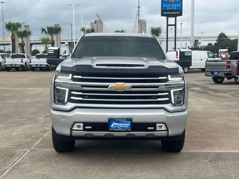 Used 2022 Chevrolet Silverado 3500 High Country w/ Technology Package AWD/4WD image 2