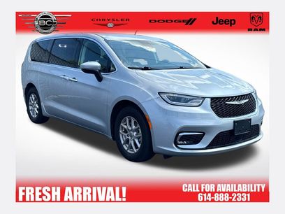 Used 2023 Chrysler Pacifica Touring-L