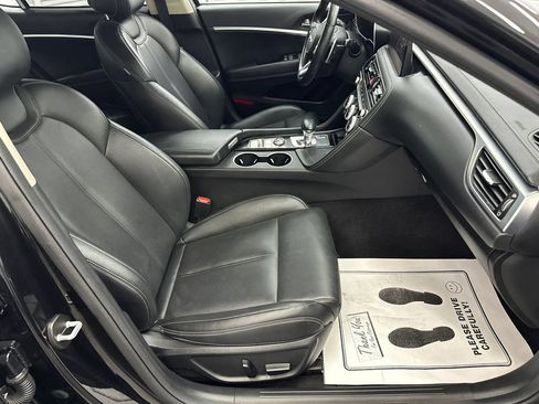 Used 2023 Genesis G70 2.0T AWD/4WD image 14