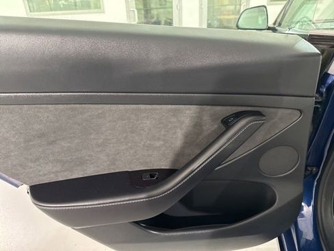 Used 2022 Tesla Model 3 Long Range image 18