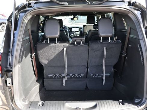New 2026 Chrysler Pacifica Select image 7