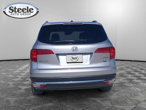 Used 2017 Honda Pilot Touring image 4