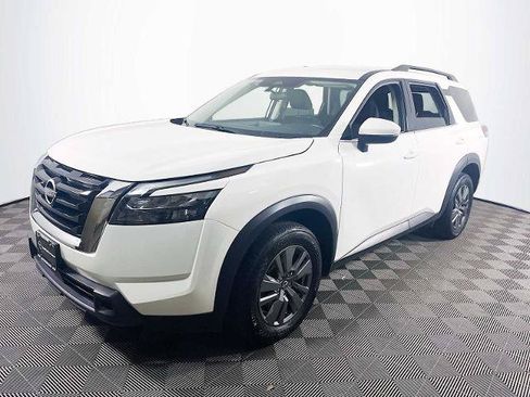 Certified 2025 Nissan Pathfinder SV AWD/4WD image 1