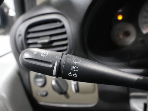 Used 2006 Chrysler Town & Country Touring image 27