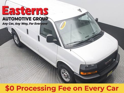 Used 2020 GMC Savana 3500 w/ Driver Convenience Package RWD image 3