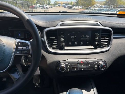 Used 2020 Kia Sorento FWD V6 image 23