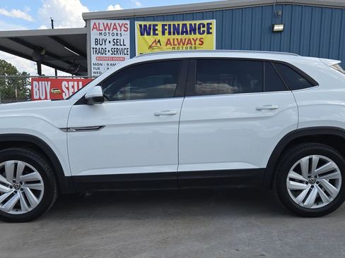 Used 2021 Volkswagen Atlas Cross Sport SE w/ Panoramic Sunroof Package image 10