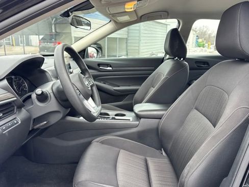 Used 2025 Nissan Altima 2.5 SV image 12