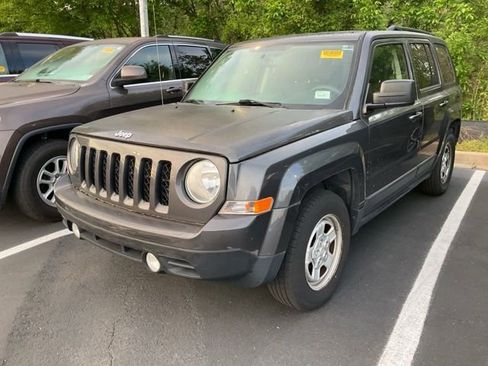 Used 2016 Jeep Patriot Sport w/ Power Value Group image 10