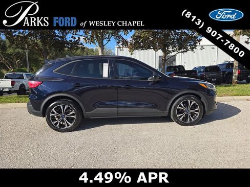 Certified 2021 Ford Escape SE w/ SE Sport Appearance Package image 4