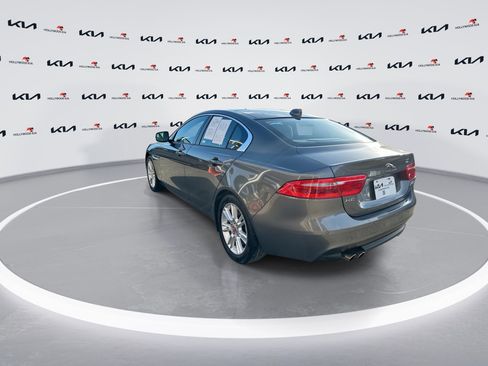 Used 2017 Jaguar XE Premium image 6