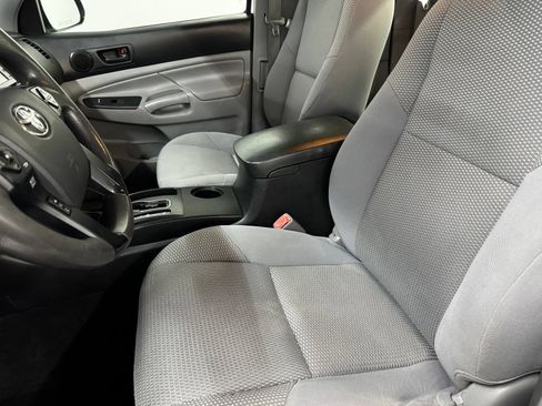 Used 2015 Toyota Tacoma 4x4 Access Cab V6 image 12