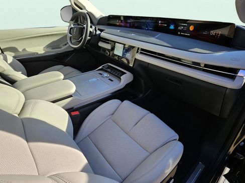 New 2025 Lincoln Navigator L Reserve image 16