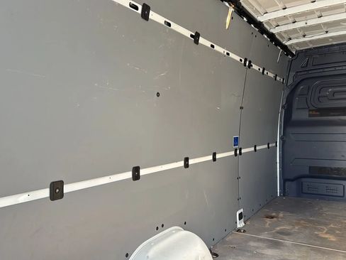 Used 2021 Freightliner Sprinter 2500 RWD image 36