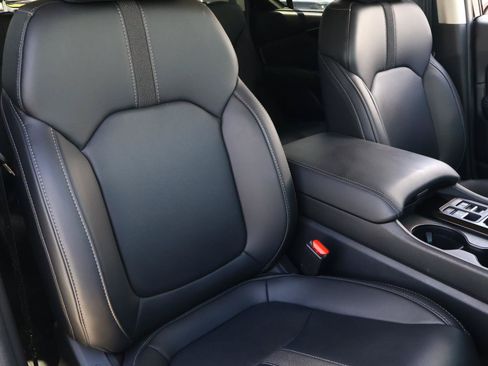Used 2025 Honda Pilot EX-L image 17