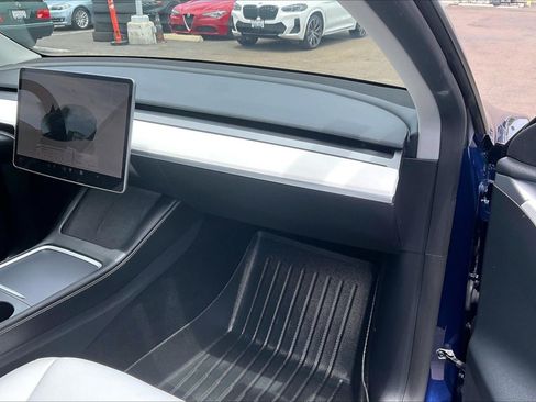 Used 2023 Tesla Model Y Performance AWD/4WD image 14