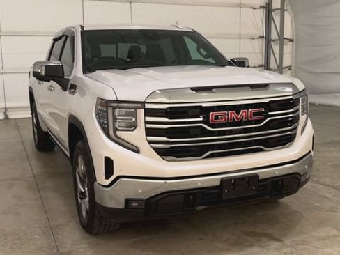 Used 2024 GMC Sierra 1500 SLT w/ SLT Premium Plus Package AWD/4WD image 7