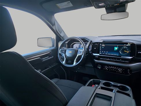 Used 2024 Chevrolet Silverado 1500 LT image 9