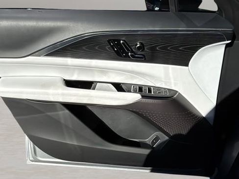 Used 2025 Cadillac Lyriq Sport image 17