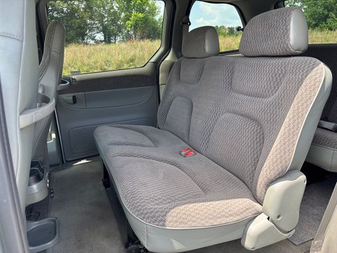 Used 2000 Dodge Caravan SE FWD image 13