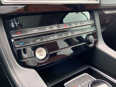 Used 2019 Jaguar F-PACE Portfolio image 34