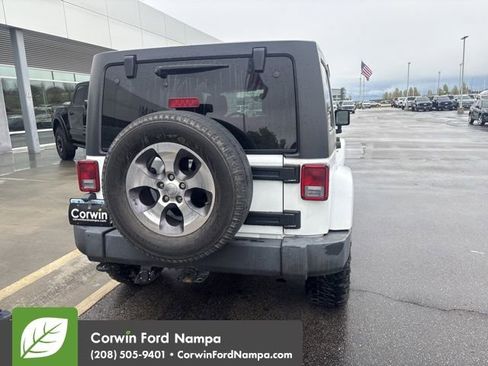 Used 2016 Jeep Wrangler Unlimited Sahara w/ Connectivity Group image 8