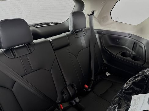 New 2025 Honda Pilot Touring image 41