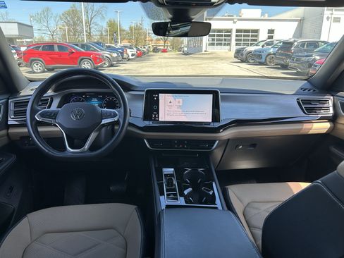 Used 2024 Volkswagen Atlas Cross Sport SE w/ Black Wheel Package image 9