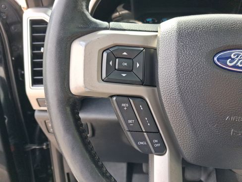 Used 2018 Ford F150 Lariat w/ Equipment Group 502A Luxury AWD/4WD image 18