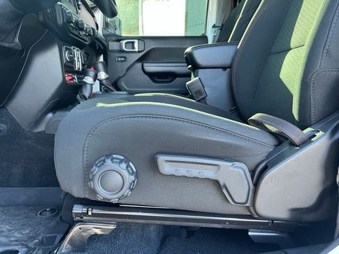 Used 2021 Jeep Wrangler Unlimited Rubicon AWD/4WD image 10