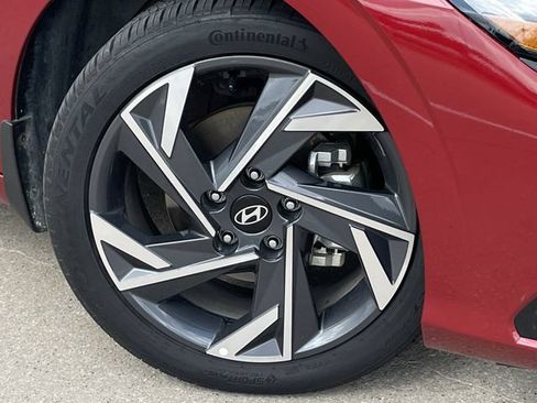 Used 2025 Hyundai Elantra Limited FWD image 9