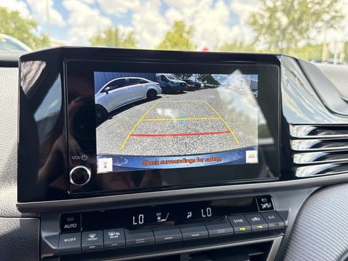 Used 2026 Toyota Camry SE FWD image 25