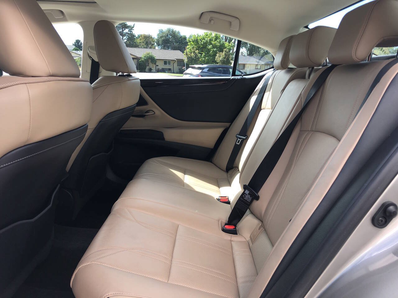Used 2021 Lexus ES 300h w/ Accessory Package 2 FWD image 10