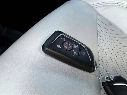 Used 2025 Chevrolet Corvette Stingray Preferred Cpe w/ 2LT RWD image 27