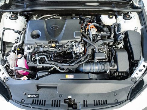 Used 2025 Toyota Camry LE FWD image 16