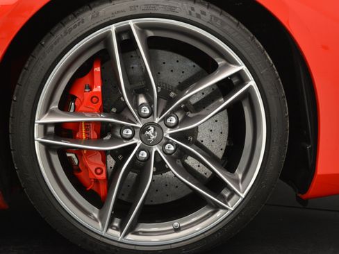 Certified 2018 Ferrari 488 GTB RWD image 22