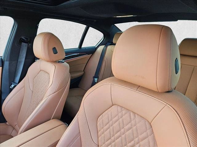 Used 2023 BMW 530i w/ Convenience Package RWD image 26