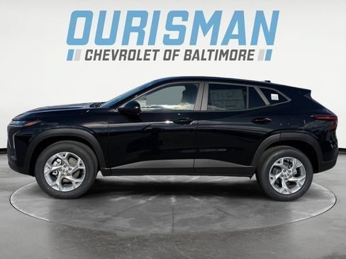 New 2026 Chevrolet Trax LS w/ LS Convenience Package FWD image 3