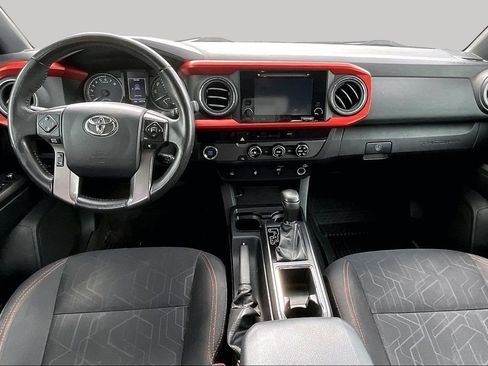 Used 2017 Toyota Tacoma TRD Sport w/ Tow Package RWD image 16