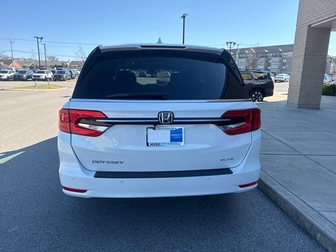 Certified 2024 Honda Odyssey Elite image 3