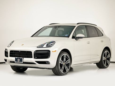 Used 2023 Porsche Cayenne image 1